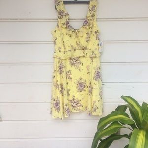 Gini Bini NWT Yellow Medium Floral Dress